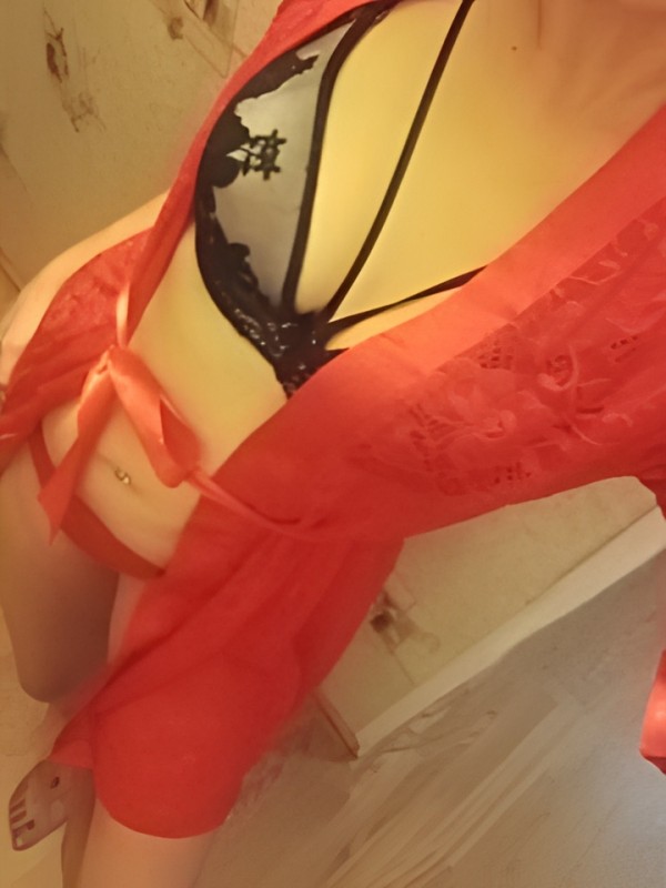 Кира привлекательная девушка из Александрова цена от 3000 руб