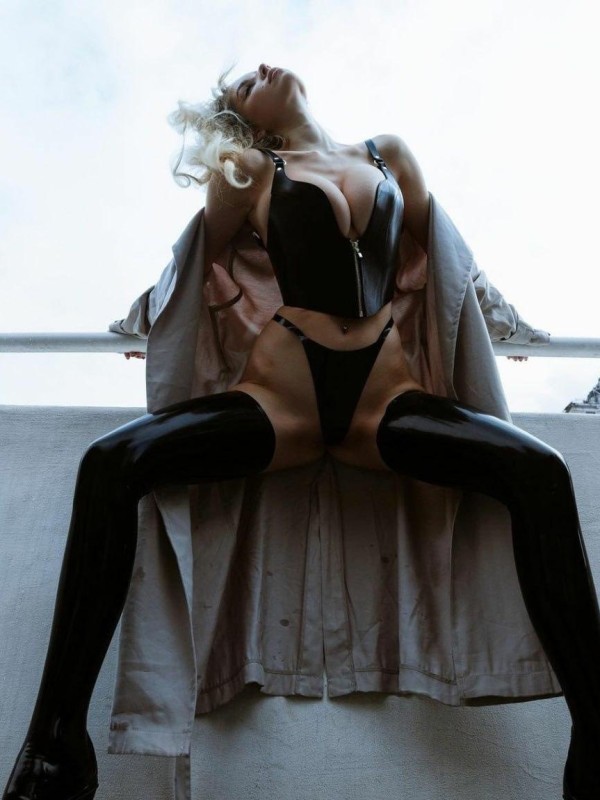 Ярослава привлекательная девушка из Александрова цена от 5000 руб